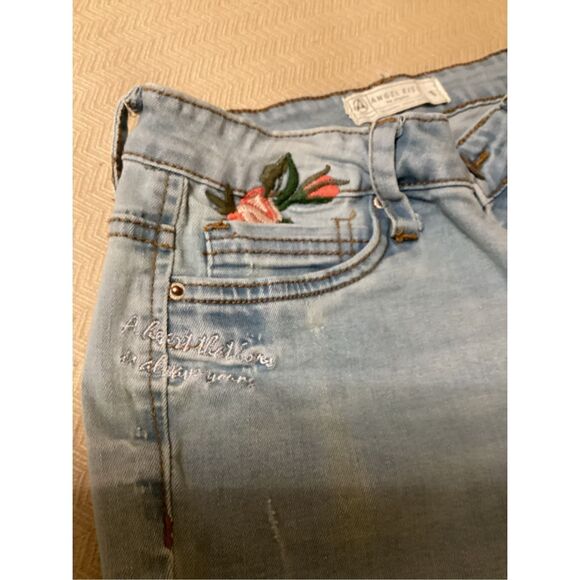 Angel Kiss Embroidered Skinny Jeans Size 1 - Picture 9 of 10